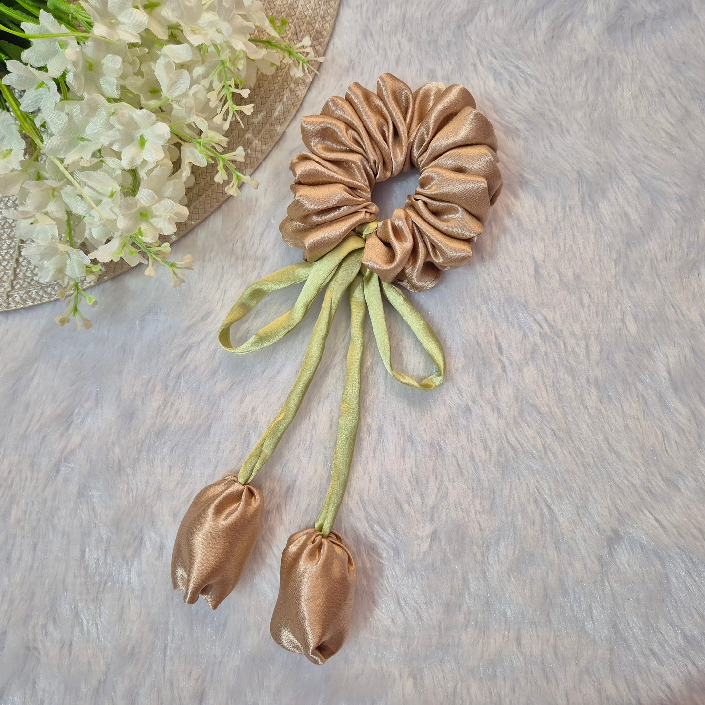 BEIGE TULIP SCRUNCHIE