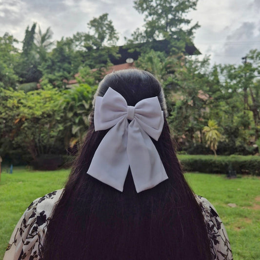 WHITE DOUBLE LAYER BOW