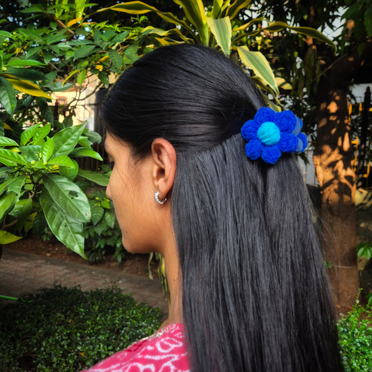 Crochet Dark Blue Mini flower claw