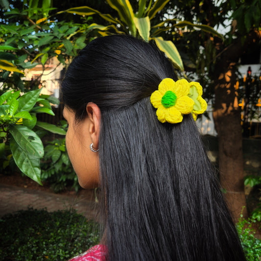 Crochet Yellow Mini flower claw