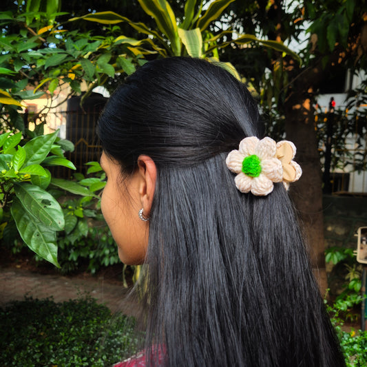 Crochet Peach Mini flower claw