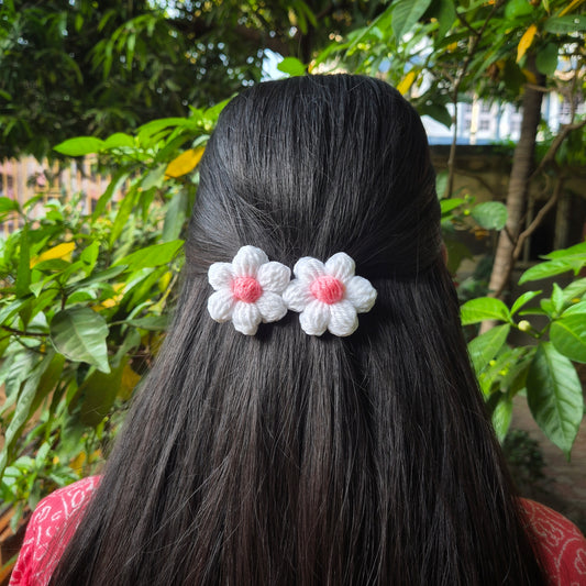 Crochet Flower Clip ( White )