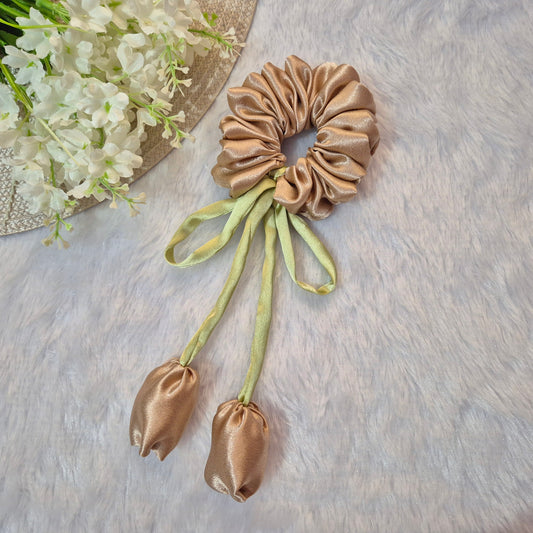 BEIGE TULIP SCRUNCHIE